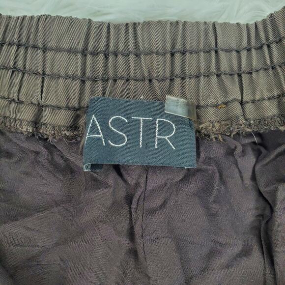 ASTR Brown Shorts Medium - Picture 3 of 9